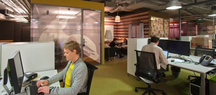 Google Moscow_open plan office