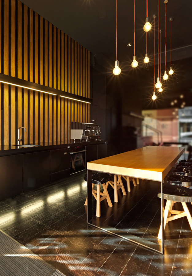 1015_110625_PB_02_HR 1015_110625_PB_02_HR