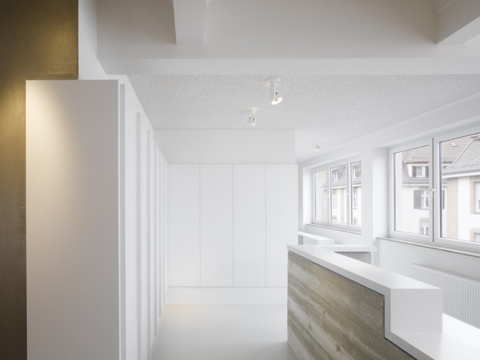 p 413_bruce_b-54_press